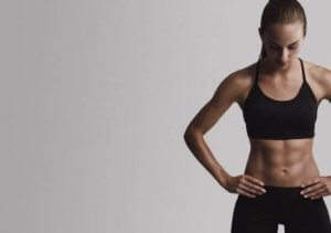 Cardio- und Widerstandstraining für einen definierten Sixpack