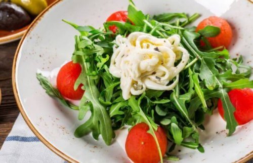 Salat mit Tomaten