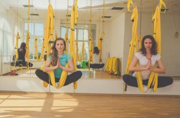 Die gesundheitlichen Vorteile von Luftyoga