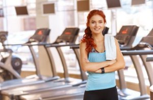 Die grundlegenden Übungen für den Start im Fitnessstudio