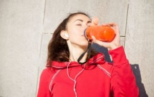 Isotonische Sportgetränke: Vor- und Nachteile