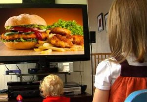 Sollten wir Werbung für Junk Food im Auge behalten?