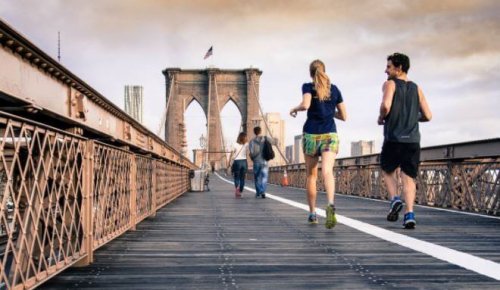 In einer Gruppe laufen