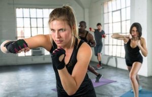 Intensive Cardio-Übungen zur schnellen Fettverbrennung