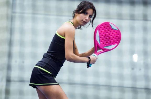 Wie man ein Padelschläger richtig hält