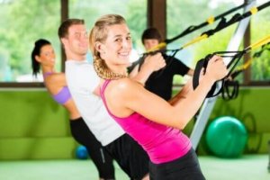 Grundlegende TRX-Routinen für Anfänger