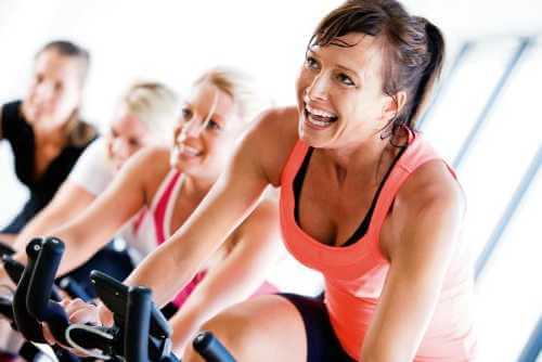 Indoor Cycling in der Gruppe