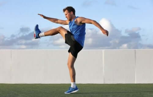 flachen Bauch - Knieheben