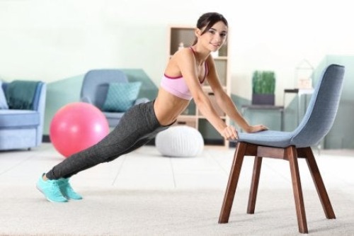 Schräge Liegestütze