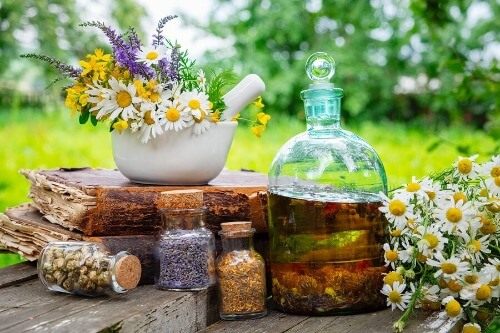 Kamillentee: 8 gute Gründe, warum du ihn trinken solltest