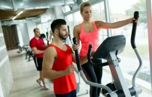 Sechs Gründe, warum Ellipsentrainer die besten Geräte für dein Cardiotraining sind